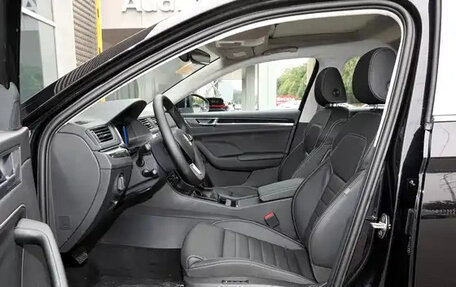 Skoda Superb III рестайлинг, 2025 год, 3 250 000 рублей, 8 фотография