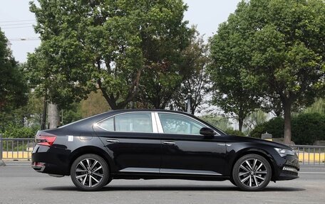 Skoda Superb III рестайлинг, 2025 год, 3 250 000 рублей, 7 фотография