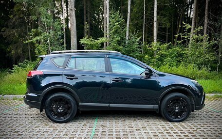 Toyota RAV4, 2017 год, 3 245 000 рублей, 3 фотография