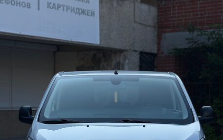 Peugeot Traveller I, 2022 год, 2 330 000 рублей, 2 фотография