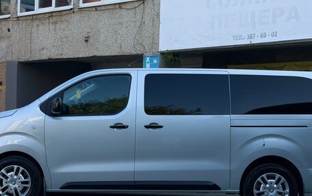 Peugeot Traveller I, 2022 год, 2 330 000 рублей, 5 фотография