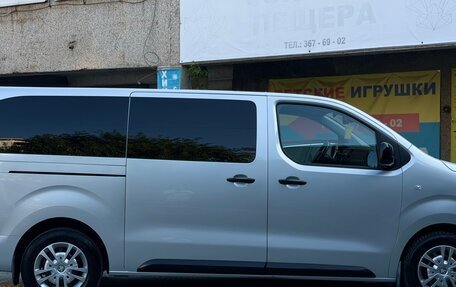 Peugeot Traveller I, 2022 год, 2 330 000 рублей, 4 фотография