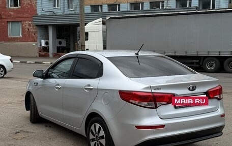 KIA Rio III рестайлинг, 2015 год, 900 000 рублей, 4 фотография