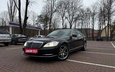 Mercedes-Benz S-Класс, 2005 год, 900 000 рублей, 9 фотография