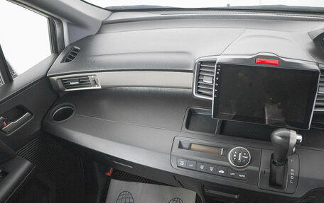 Honda Freed I, 2010 год, 999 000 рублей, 13 фотография