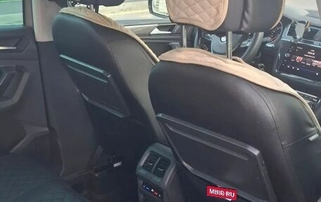 Volkswagen Tiguan II, 2019 год, 2 599 000 рублей, 4 фотография