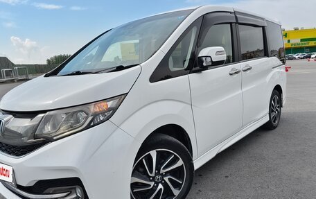 Honda Stepwgn IV, 2015 год, 1 800 000 рублей, 3 фотография