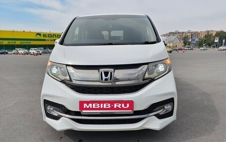 Honda Stepwgn IV, 2015 год, 1 800 000 рублей, 2 фотография