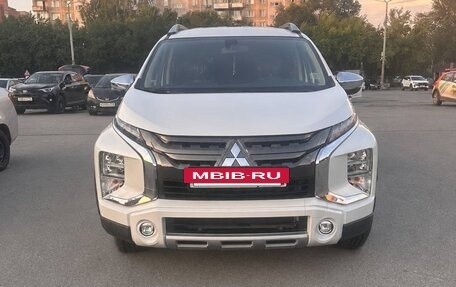 Mitsubishi Xpander, 2022 год, 2 300 000 рублей, 2 фотография