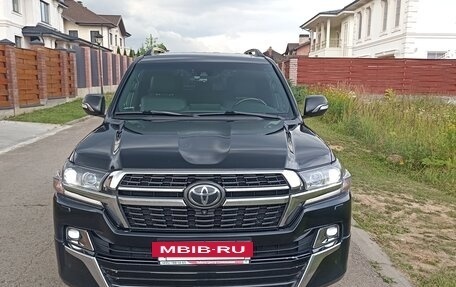 Toyota Land Cruiser 200, 2020 год, 7 800 000 рублей, 2 фотография