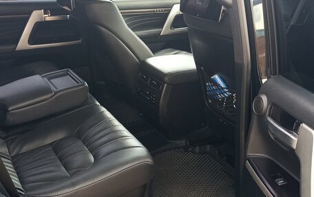 Toyota Land Cruiser 200, 2020 год, 7 800 000 рублей, 10 фотография