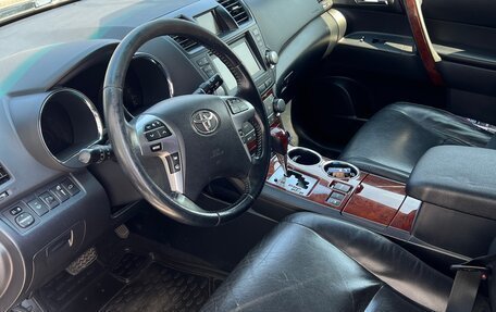Toyota Highlander III, 2012 год, 1 750 000 рублей, 5 фотография