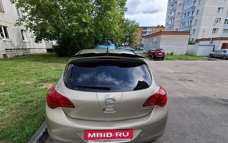 Opel Astra J, 2011 год, 650 000 рублей, 3 фотография