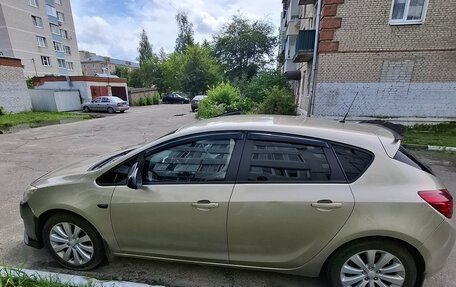 Opel Astra J, 2011 год, 650 000 рублей, 4 фотография