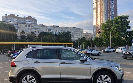Volkswagen Tiguan II, 2021 год, 2 470 000 рублей, 4 фотография