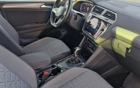 Volkswagen Tiguan II, 2021 год, 2 470 000 рублей, 11 фотография