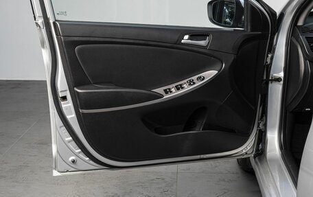 Hyundai Solaris II рестайлинг, 2016 год, 990 000 рублей, 11 фотография