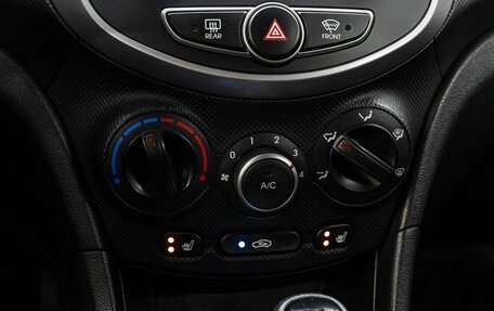 Hyundai Solaris II рестайлинг, 2016 год, 990 000 рублей, 20 фотография