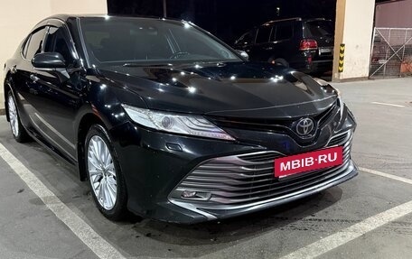 Toyota Camry, 2021 год, 2 600 000 рублей, 10 фотография