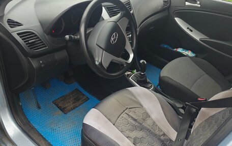 Hyundai Solaris II рестайлинг, 2012 год, 650 000 рублей, 5 фотография