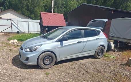 Hyundai Solaris II рестайлинг, 2012 год, 650 000 рублей, 3 фотография