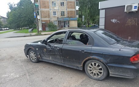 Hyundai Sonata IV рестайлинг, 2004 год, 85 000 рублей, 6 фотография