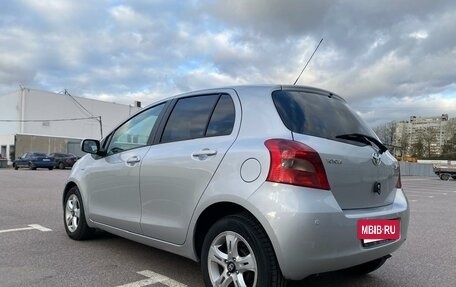 Toyota Yaris III рестайлинг, 2006 год, 520 000 рублей, 3 фотография