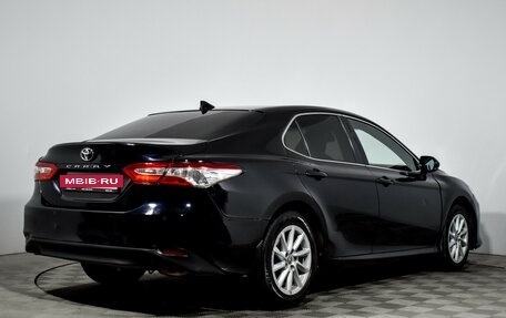 Toyota Camry, 2021 год, 1 990 000 рублей, 5 фотография