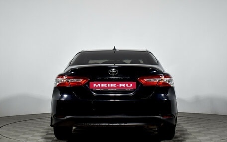 Toyota Camry, 2021 год, 1 990 000 рублей, 7 фотография