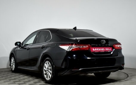 Toyota Camry, 2021 год, 1 990 000 рублей, 8 фотография