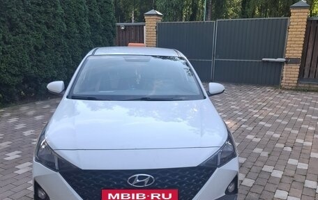 Hyundai Solaris II рестайлинг, 2020 год, 1 350 000 рублей, 2 фотография