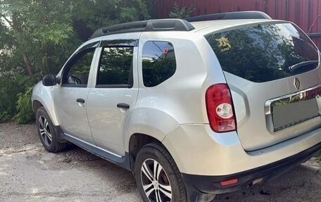 Renault Duster I рестайлинг, 2014 год, 700 000 рублей, 2 фотография