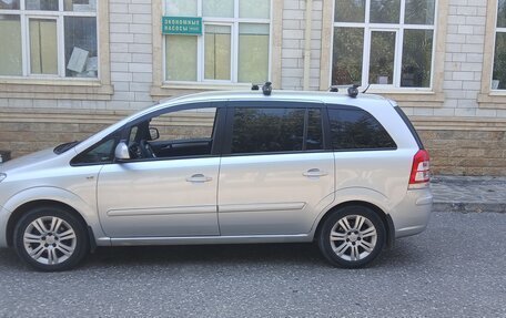 Opel Zafira B, 2012 год, 680 000 рублей, 3 фотография