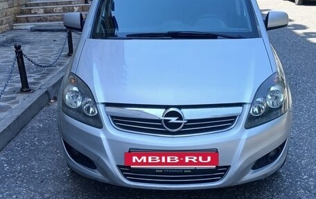 Opel Zafira B, 2012 год, 680 000 рублей, 2 фотография