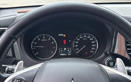 Mitsubishi Outlander III рестайлинг 3, 2014 год, 1 700 000 рублей, 4 фотография