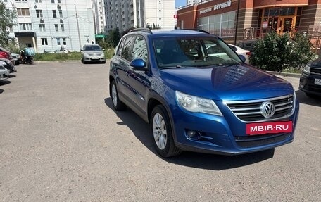 Volkswagen Tiguan I, 2010 год, 850 000 рублей, 2 фотография