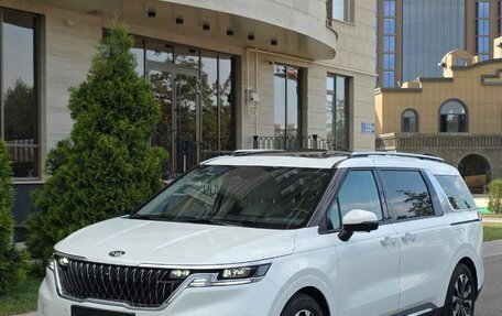 KIA Carnival, 2020 год, 2 490 000 рублей, 2 фотография