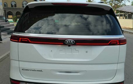 KIA Carnival, 2020 год, 2 490 000 рублей, 11 фотография