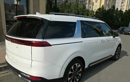 KIA Carnival, 2020 год, 2 490 000 рублей, 14 фотография