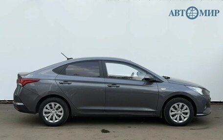 Hyundai Solaris II рестайлинг, 2021 год, 1 597 000 рублей, 4 фотография