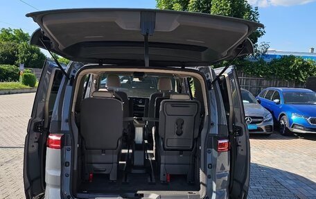 Volkswagen Multivan, 2023 год, 5 050 000 рублей, 8 фотография