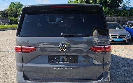 Volkswagen Multivan, 2023 год, 5 050 000 рублей, 7 фотография