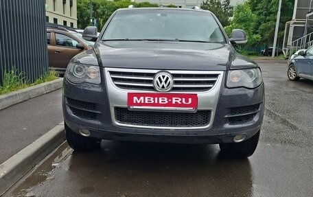 Volkswagen Touareg III, 2010 год, 1 199 999 рублей, 2 фотография