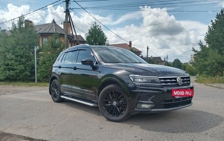 Volkswagen Tiguan II, 2018 год, 2 400 000 рублей, 2 фотография