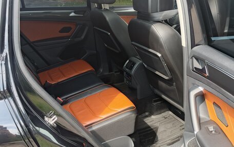 Volkswagen Tiguan II, 2018 год, 2 400 000 рублей, 10 фотография
