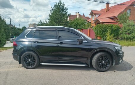Volkswagen Tiguan II, 2018 год, 2 400 000 рублей, 12 фотография