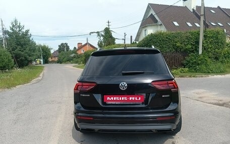 Volkswagen Tiguan II, 2018 год, 2 400 000 рублей, 11 фотография