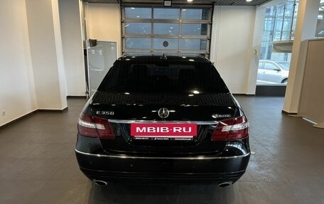Mercedes-Benz E-Класс, 2011 год, 1 300 000 рублей, 4 фотография