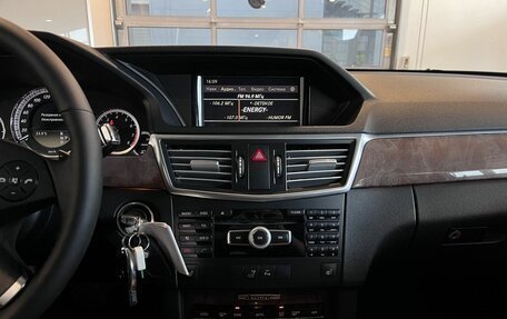 Mercedes-Benz E-Класс, 2011 год, 1 300 000 рублей, 13 фотография