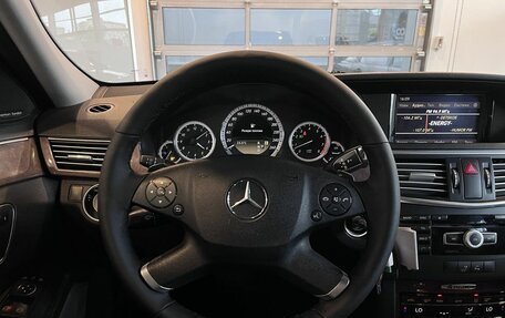 Mercedes-Benz E-Класс, 2011 год, 1 300 000 рублей, 10 фотография